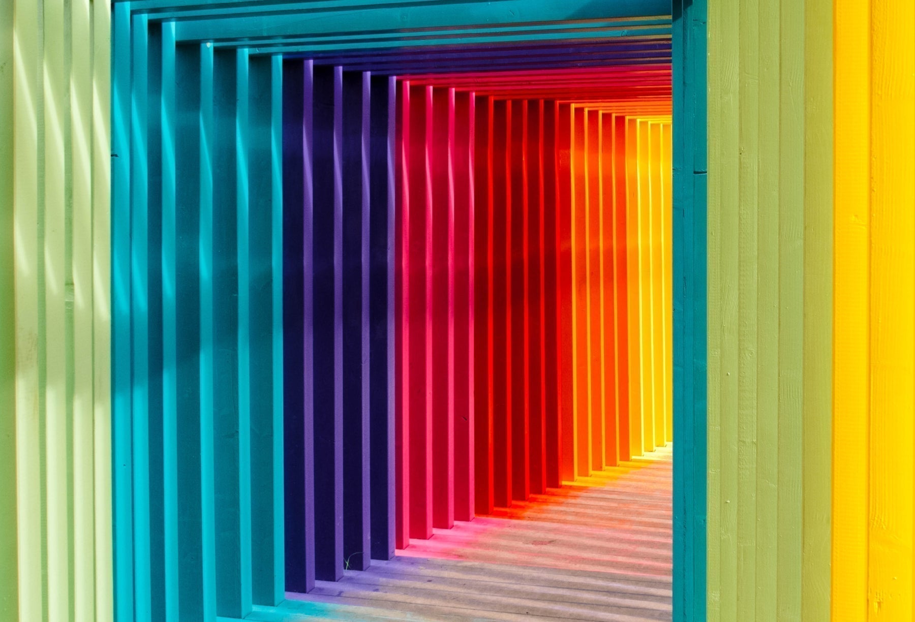 COLOR PSYCHOLOGY:<br>What does your favorite color say about your personality?