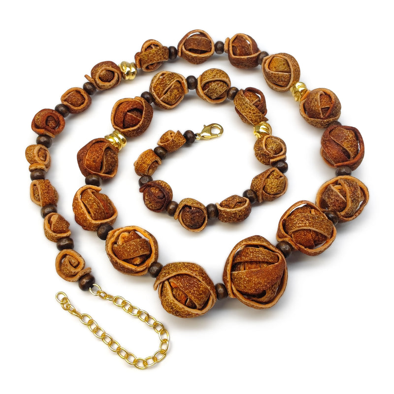 NARANJITA NECKLACE - Handmade - 24K gold-plated - Dyed orange peels, wooden beads