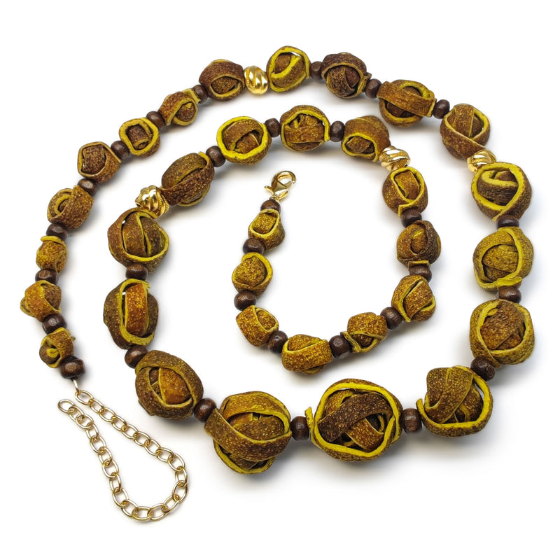 NARANJITA NECKLACE - Handmade - 24K gold-plated - Dyed orange peels, wooden beads