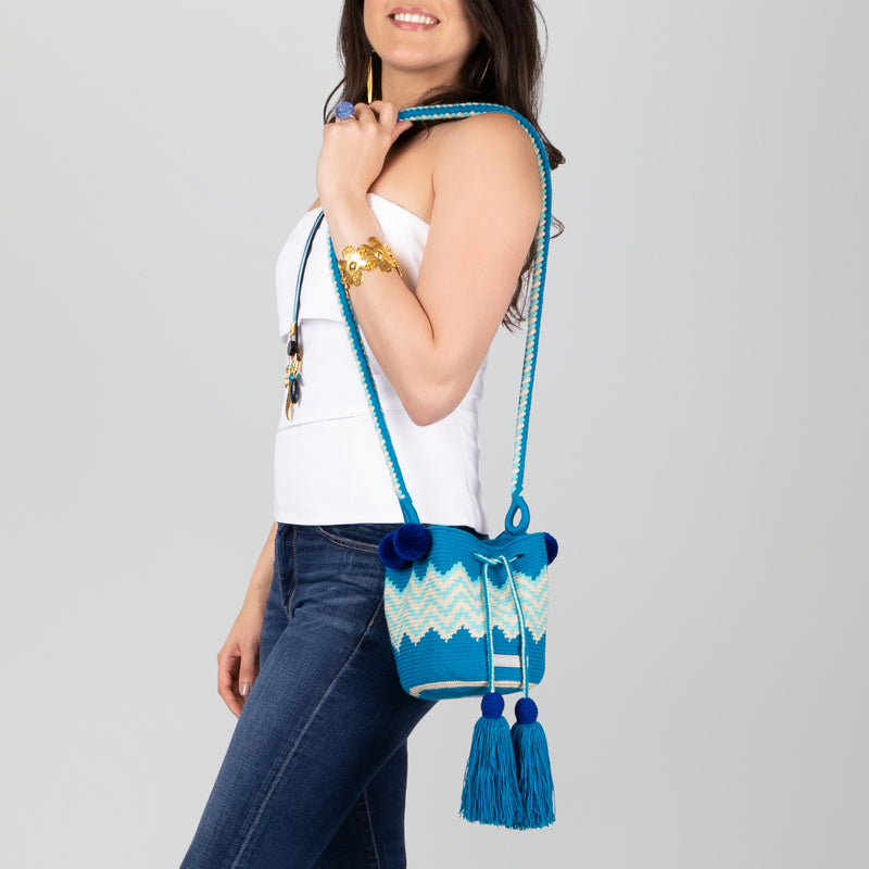 MALA WAYUU PALOMINO - Tamanho MINI - Feita à mão em crochet por mulheres da comunidade indígena Wayuu em La Guajira (Colômbia)