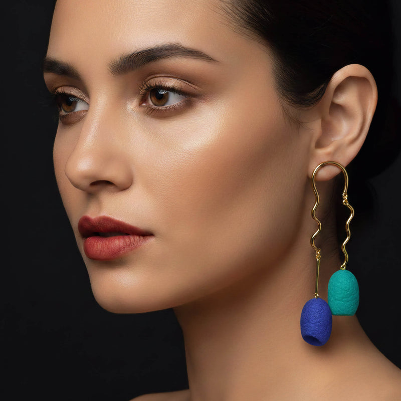 PENDIENTES COCOON TWIN - Hechos a mano - Bañados en oro de 24 quilates - Capullos de seda