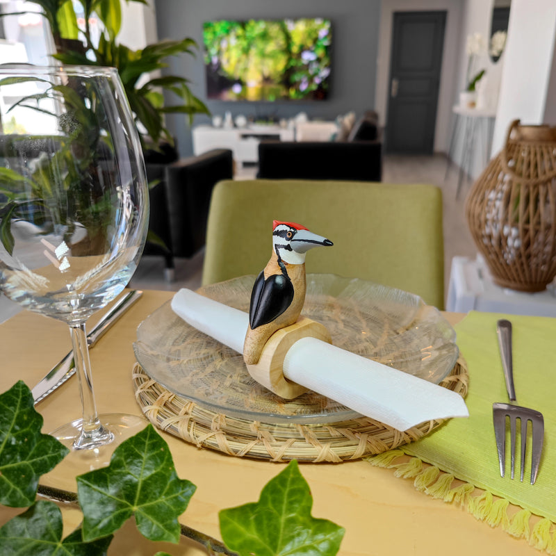 ARGOLA DE GUARDANAPO DECORATIVA - Pica-pau - Madeira esculpida e pintada à mão