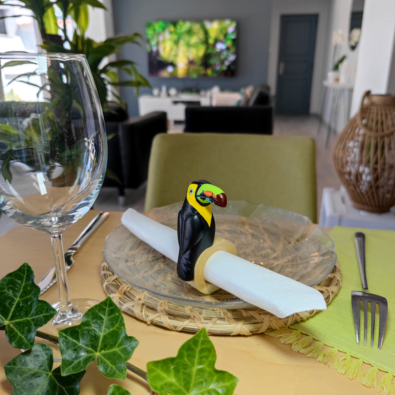 DECORATIVE NAPKIN RING - Toucan - Hand-carved and painted wood