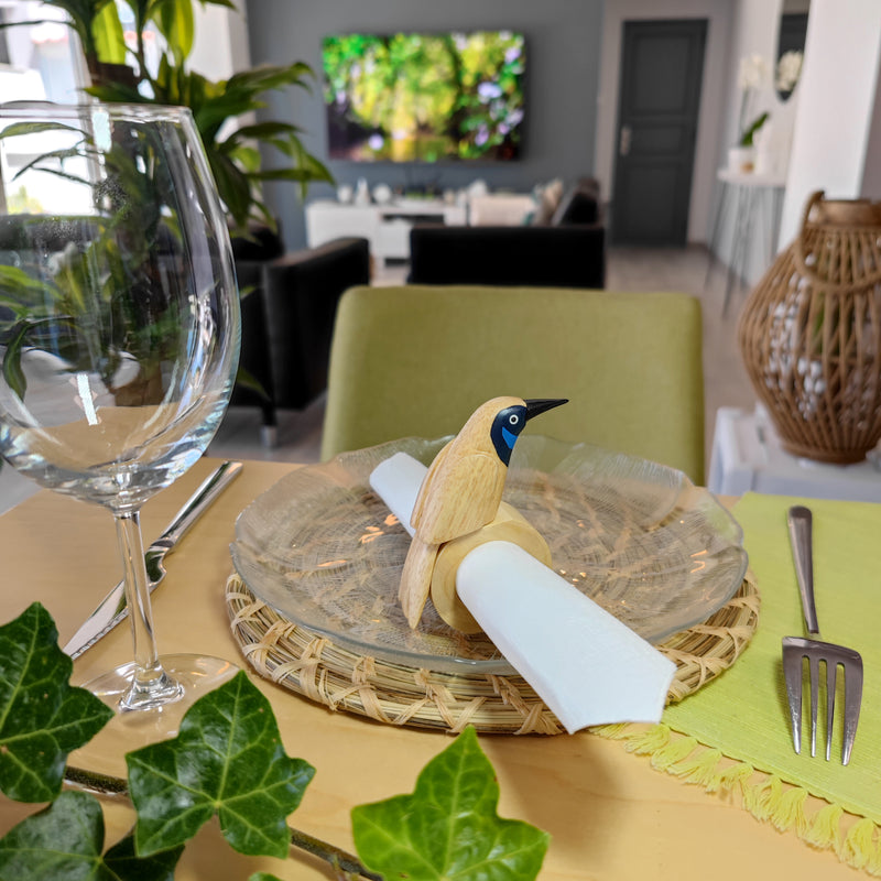 ARGOLA DE GUARDANAPO DECORATIVA - Melro-de-cauda-grande - Madeira esculpida e pintada à mão