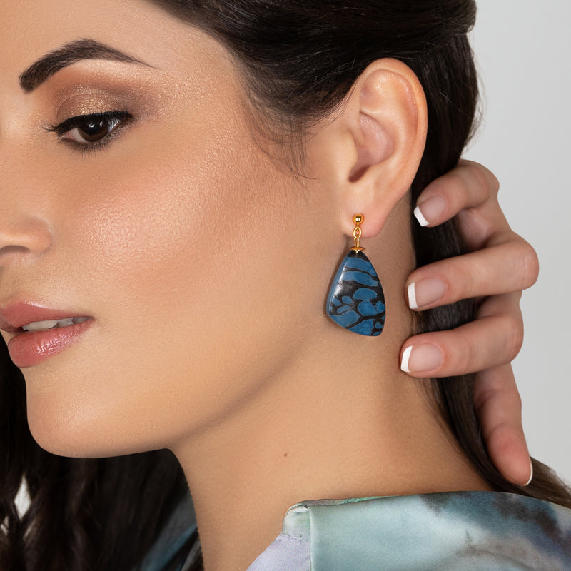 BRINCOS MARIPOSA - Feitos à mão - Banhados a ouro de 24 quilates - Tagua (marfim vegetal)