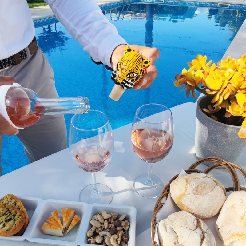 ROLHA DECORATIVA PARA GARRAFAS - O jaguar do carnaval - Madeira esculpida e pintada à mão