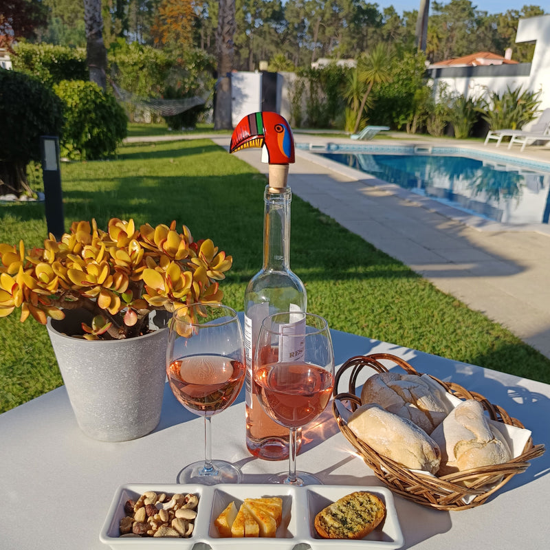 DECORATIVE BOTTLE STOPPER - The carnival toucan - Hand-carved and painted wood