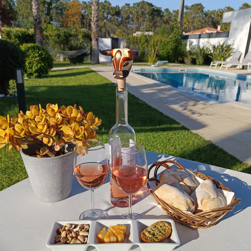 ROLHA DECORATIVA PARA GARRAFAS - O touro do carnaval - Madeira esculpida e pintada à mão