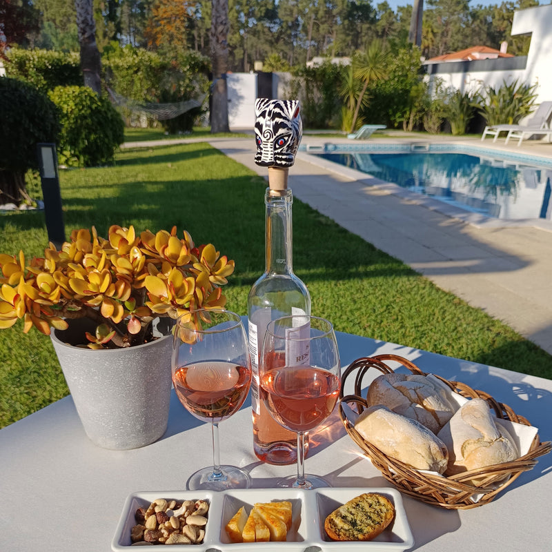 DECORATIVE BOTTLE STOPPER - The carnival white tiger - Hand-carved and painted wood